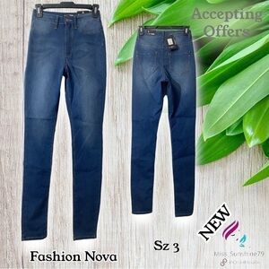 FashionNova NEW - Sz 3 - “ I’ll be your everything jeans ” high rise jeans